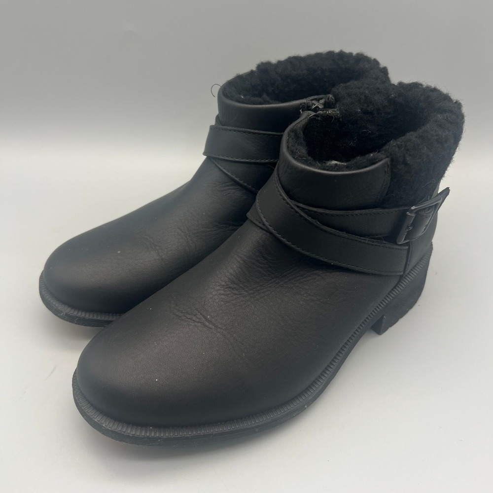 UGG Noira Waterproof Ankle Boots Womens 7 Black Leather Shearling Buckle Zip EUC